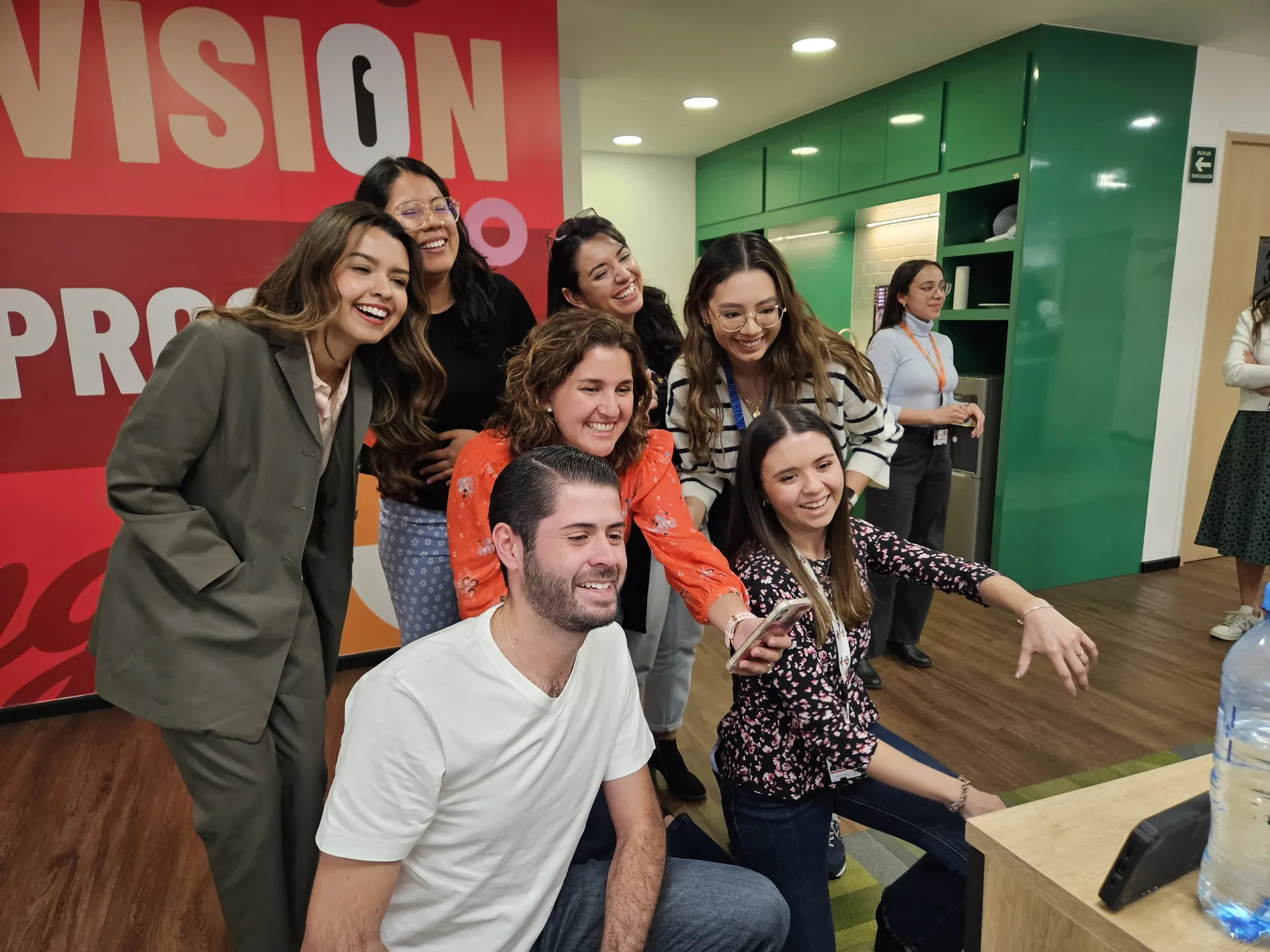 Colaboradores en plena dinámica de Animate Festive