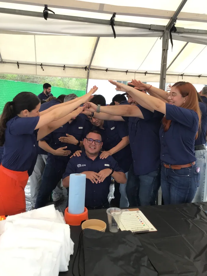 Colaboradores en plena dinámica de Barkitecture