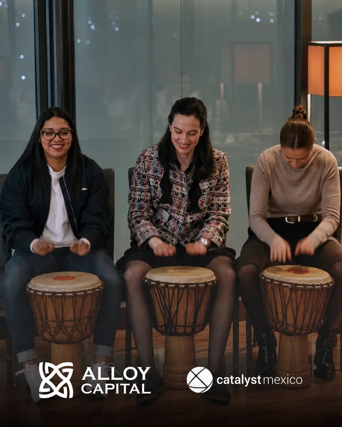 Colaboradores en plena dinámica de Beatswork