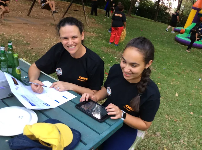 Equipo corporativo durante Blockbusters, actividad de integración