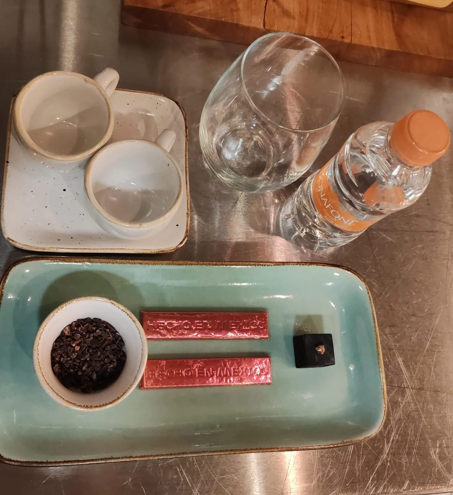 Colaboradores en plena dinámica de Cata de Chocolate