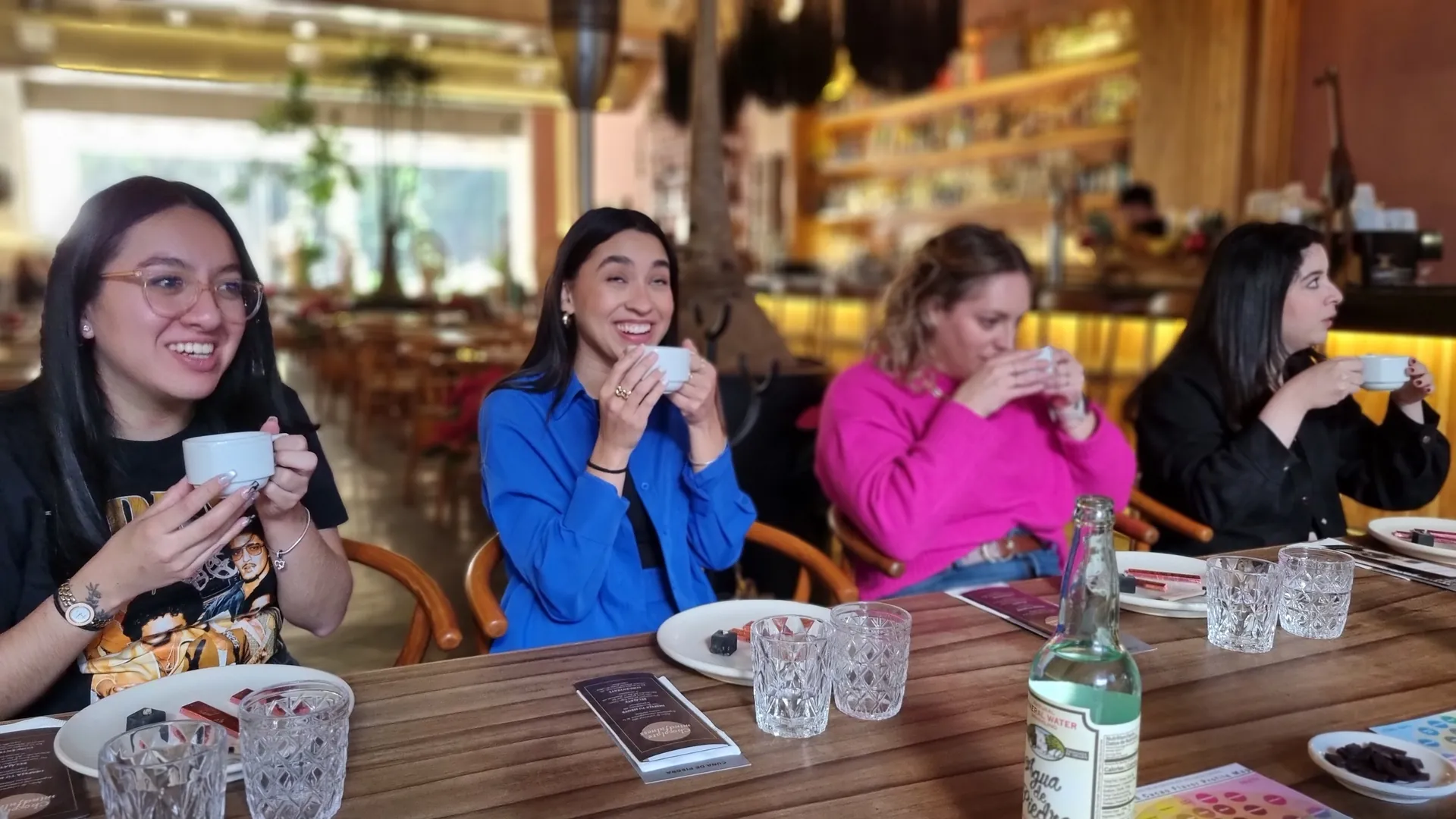 Colaboradores en plena dinámica de Cata de Chocolate