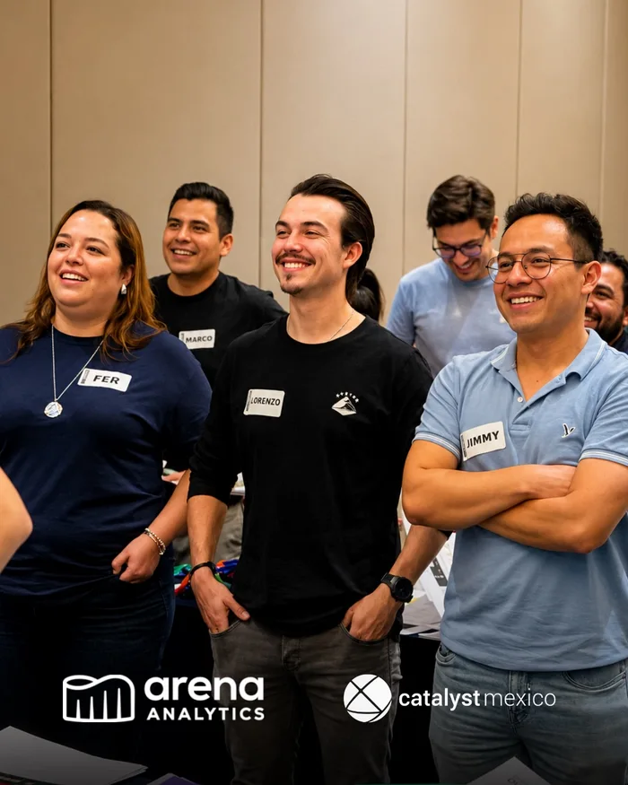 Equipo corporativo durante City build, actividad de integración