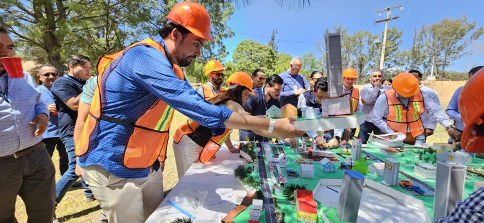 Equipo corporativo durante City build, actividad de integración