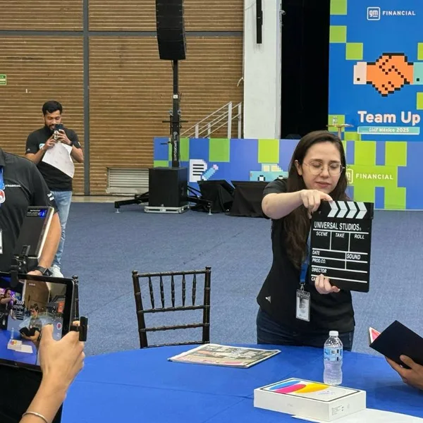 Momento 2 de Commercial Break