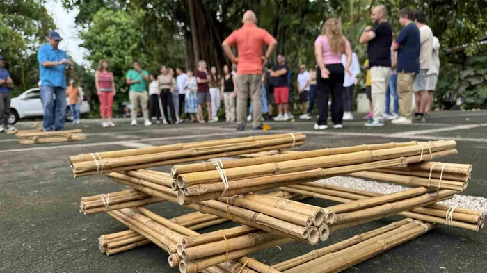 Colaboradores en plena dinámica de Eco Pyramid