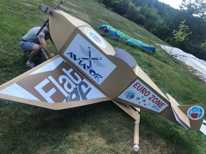 Flat Out Aviator: team building para empresas en México