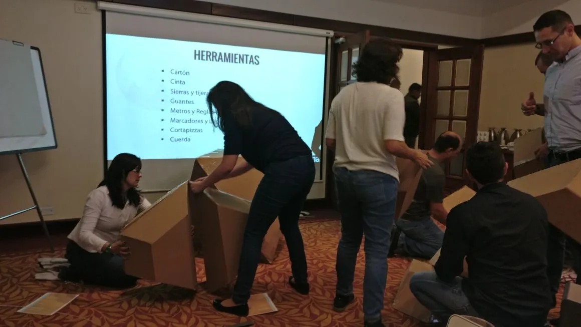 Momento de Flat Out: Pyramid Puzzle, dinámica de integración por Catalyst