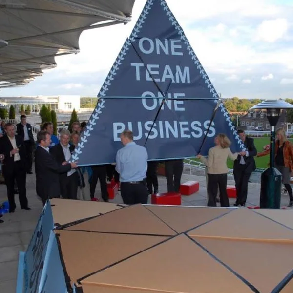 Momento 1 de Flat Out: Pyramid Puzzle