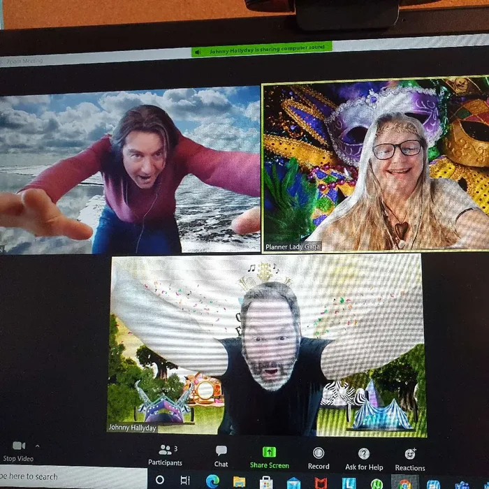 Equipo remoto durante Global Festival Game Online, actividad de integración en línea
