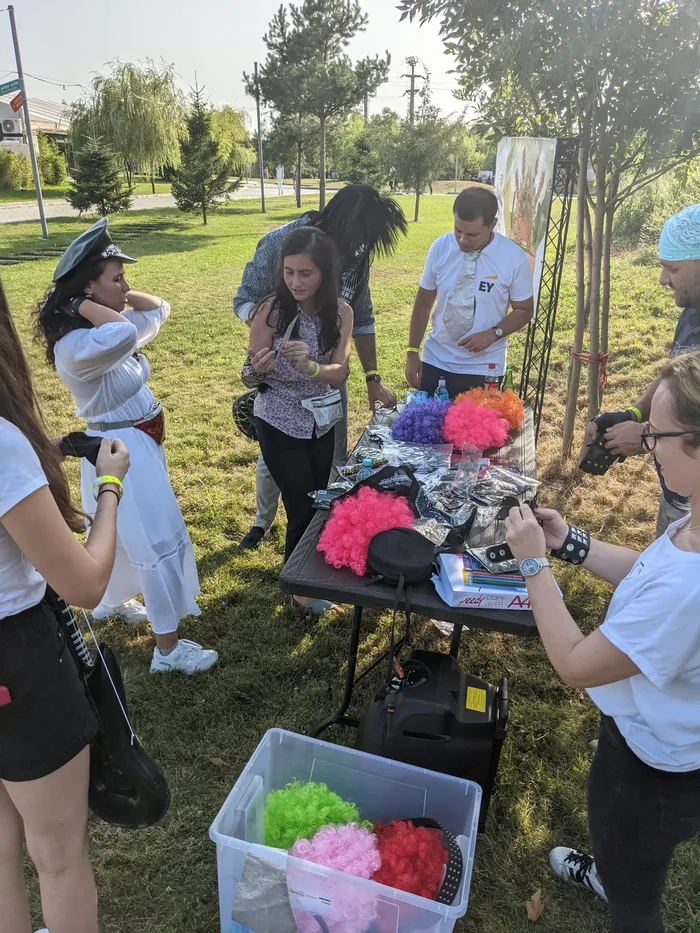 Equipo corporativo durante Global Festival, actividad de integración