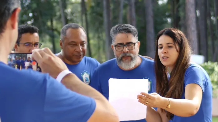Equipo corporativo durante GOALL!!, actividad de integración