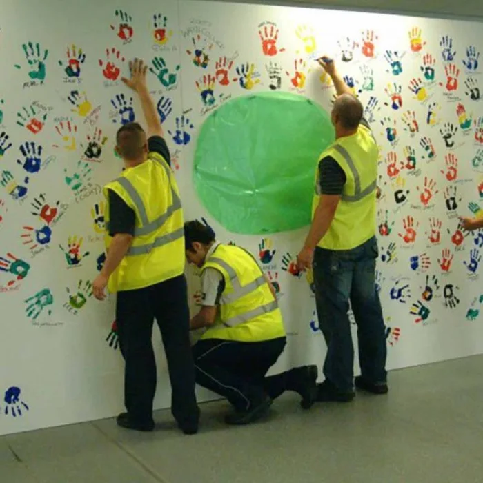 Momento 2 de Hands on Canvas