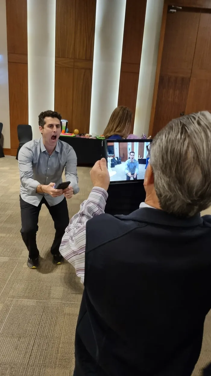 Momento de Human bingo, dinámica de integración por Catalyst