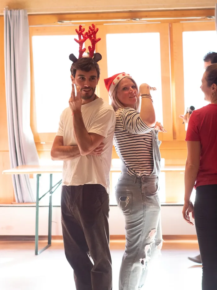 Equipo corporativo durante iBuild Festive, actividad de integración