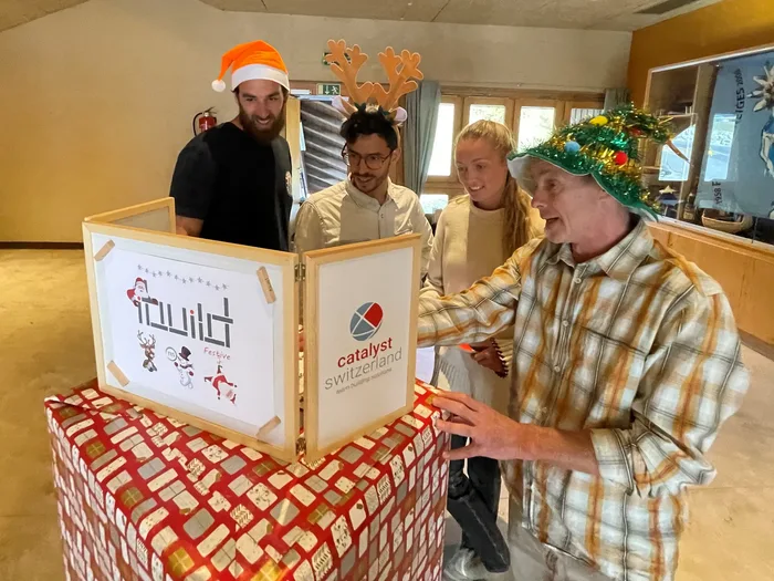 Equipo corporativo durante iBuild Festive, actividad de integración