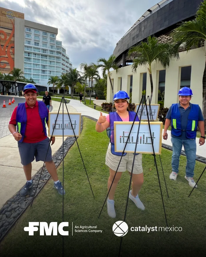 Colaboradores en plena dinámica de Ibuild