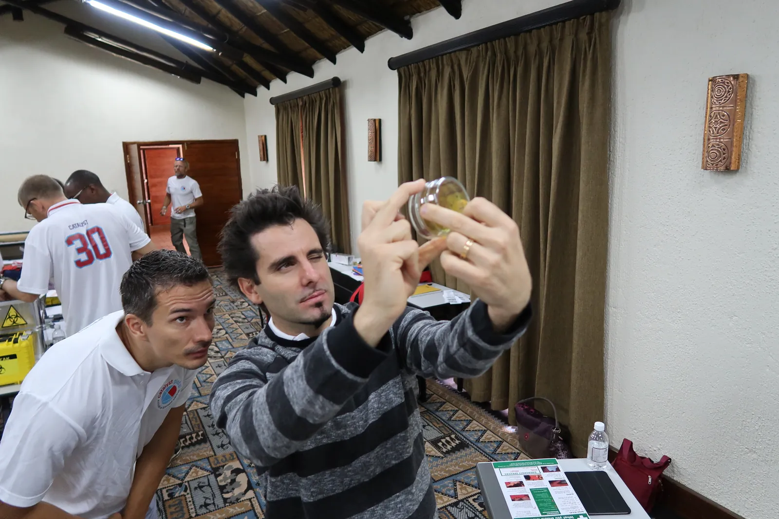 Outbreak - Escape the Virus: team building para empresas en México