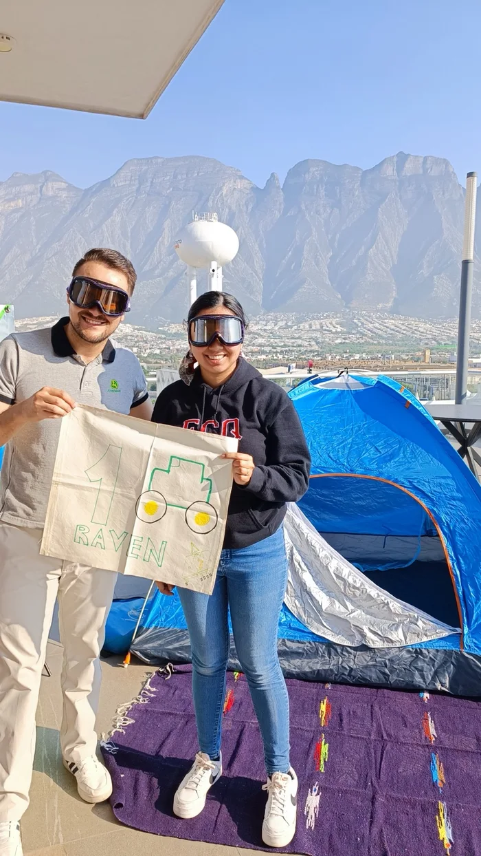 Equipo corporativo durante Peak Performance, actividad de integración