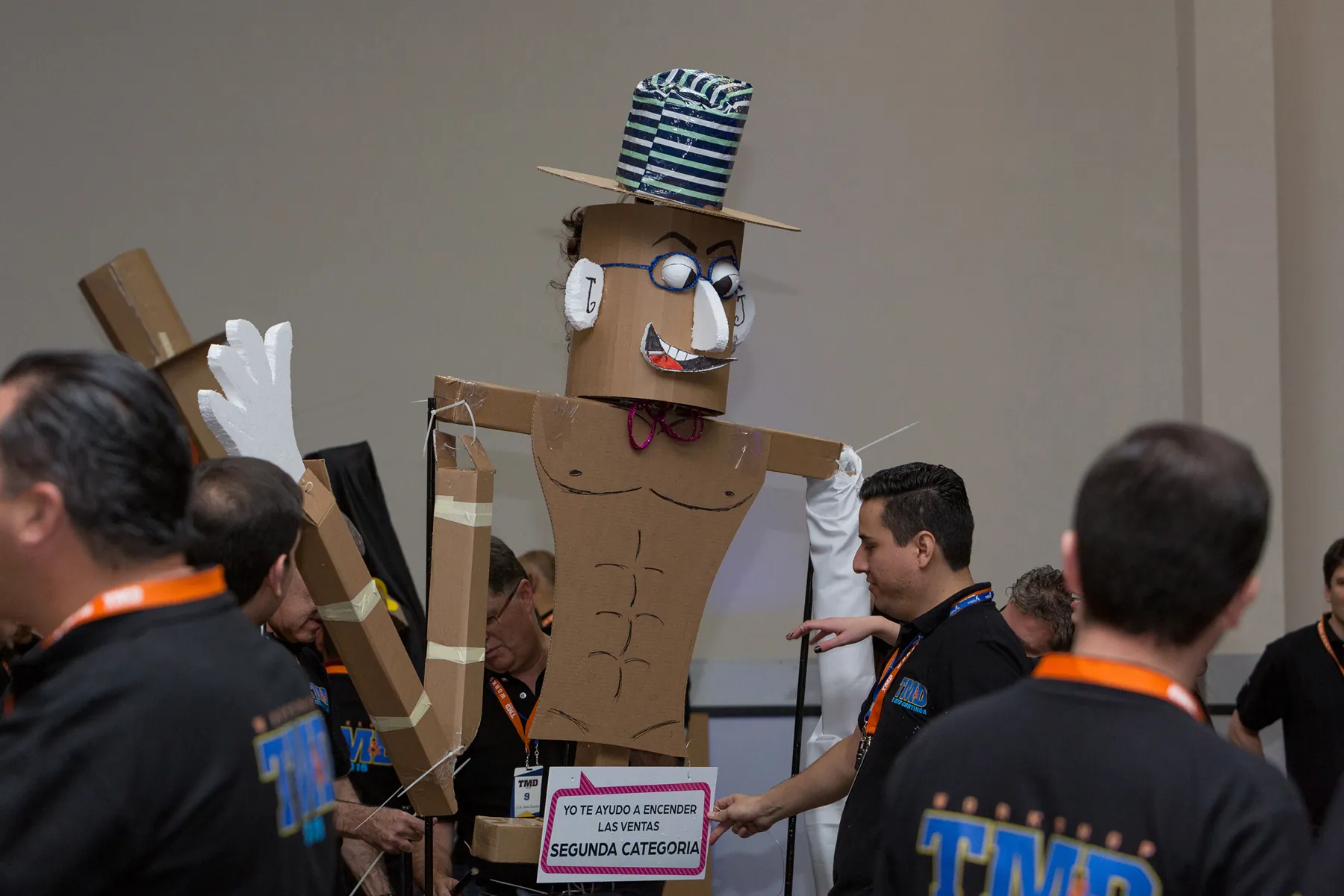 Puppet Masters: team building para empresas en México