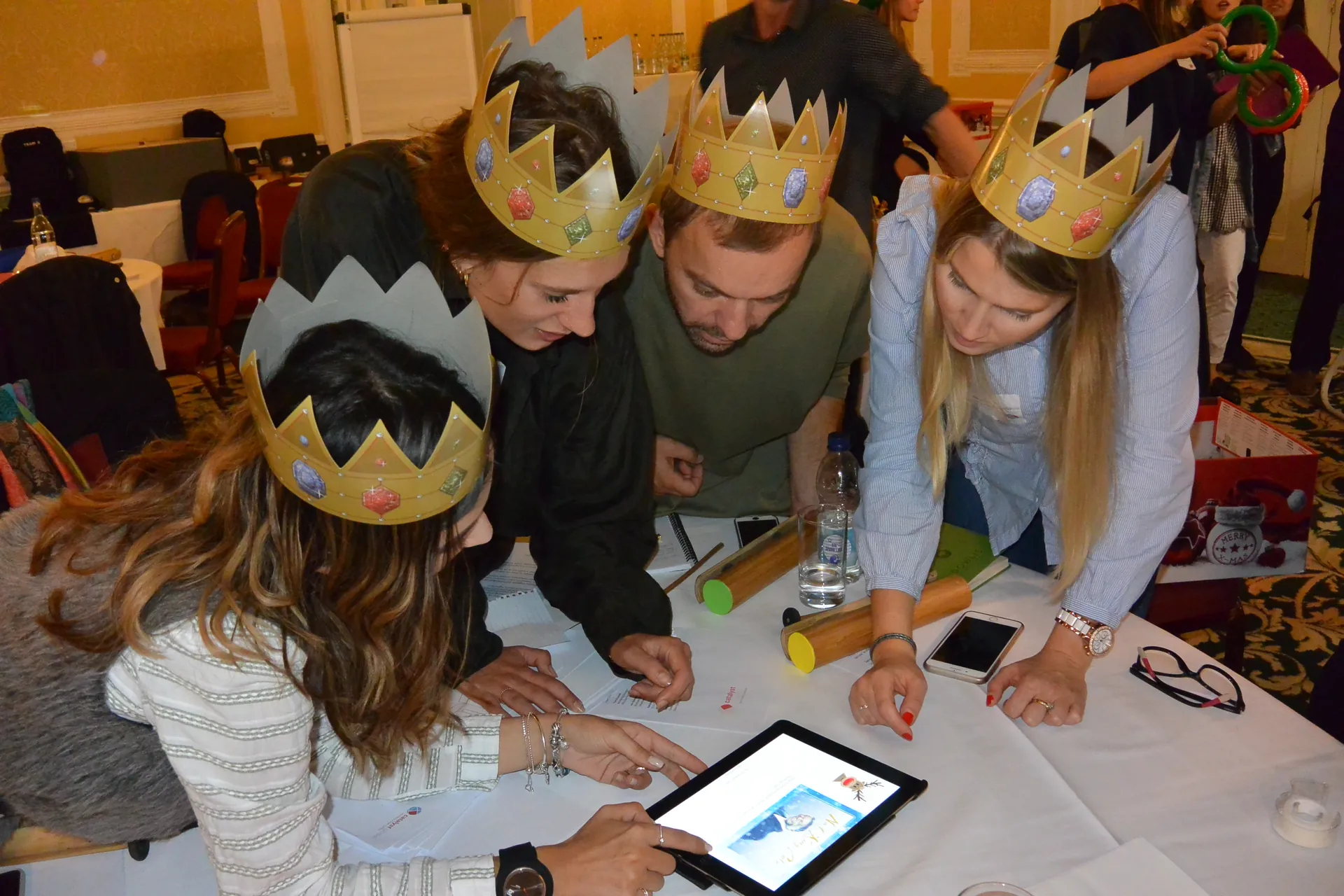 Colaboradores en plena dinámica de Quickfire Festive