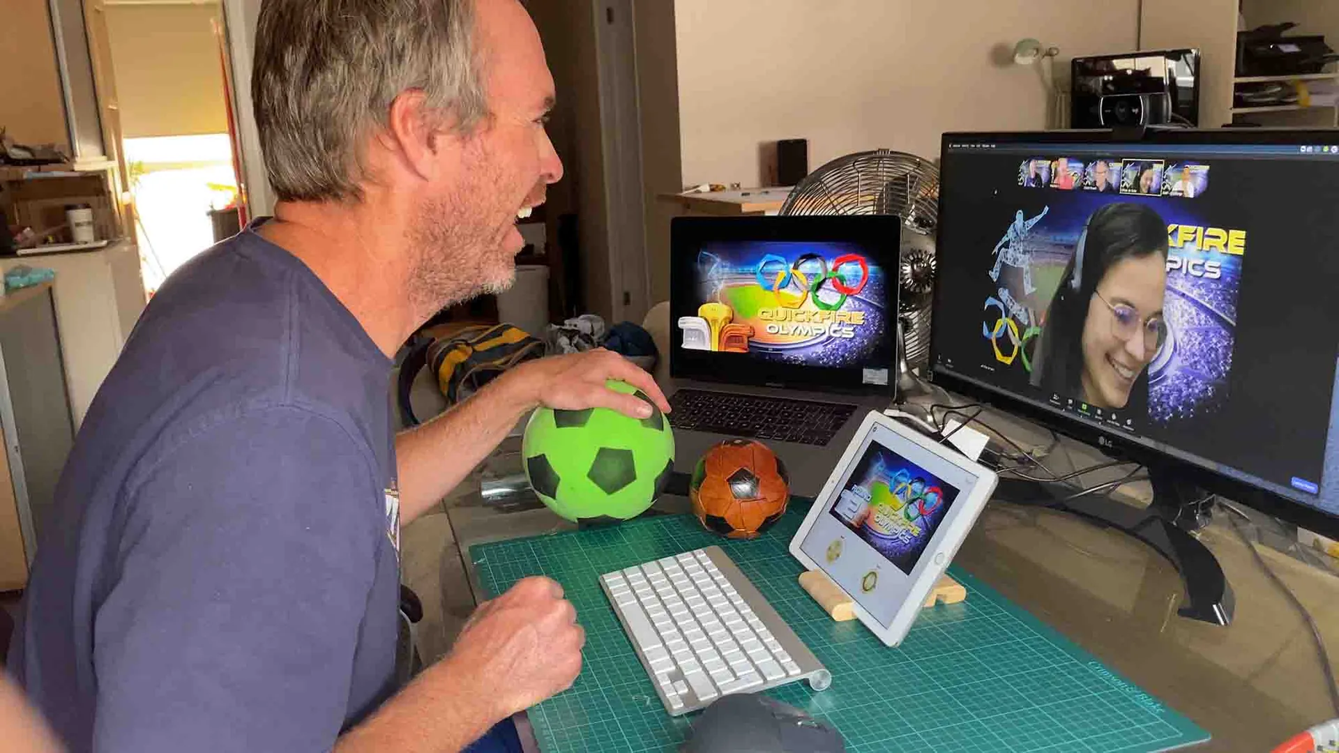 Colaboradores jugando Quickfire Olympics Online a distancia