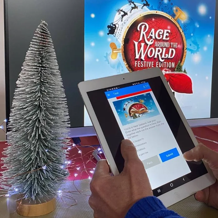 Momento 2 de Race Around The World Navidad