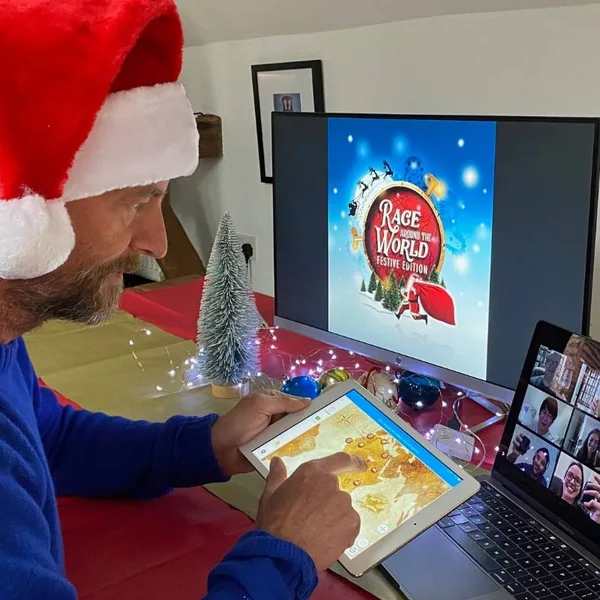 Momento 2 de Race Around The World Navidad