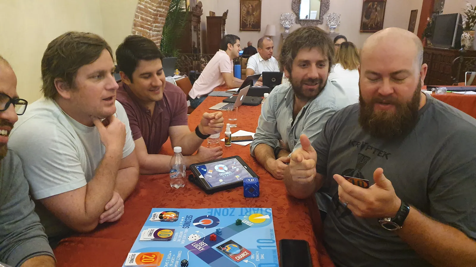 Momento de Seconds Away, dinámica de integración por Catalyst