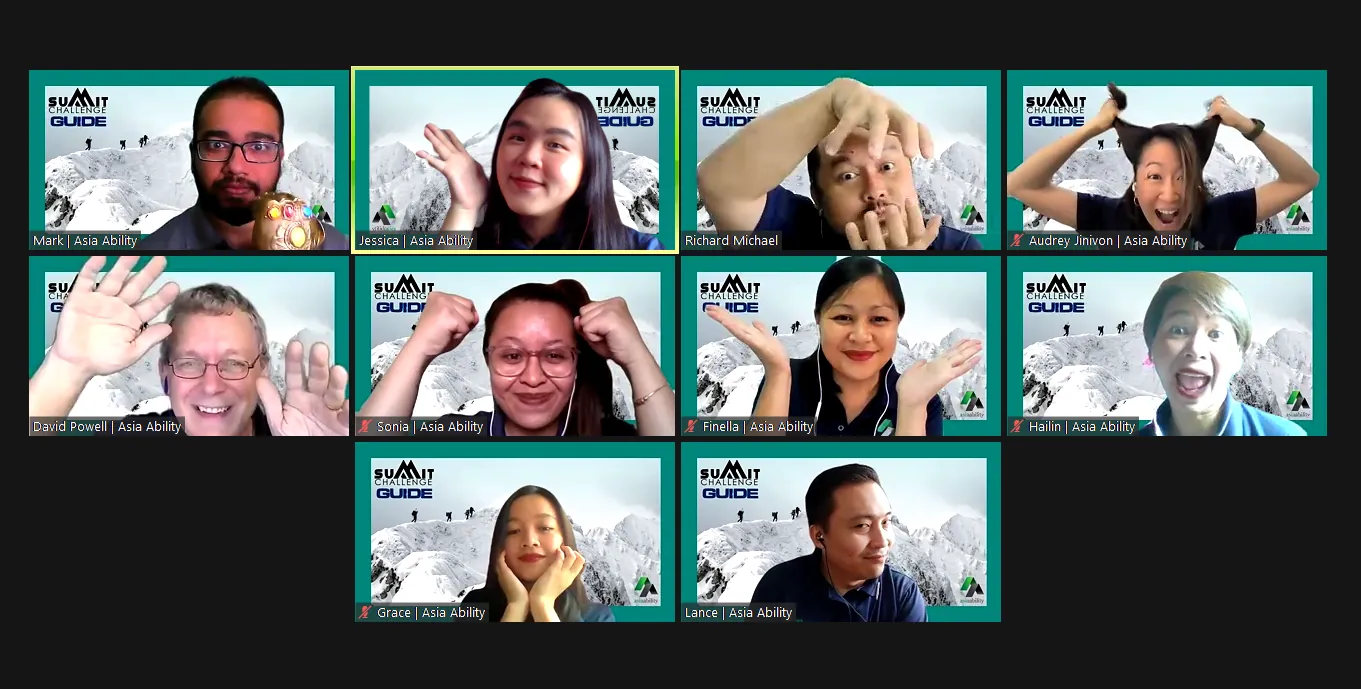 Equipo remoto durante Summit Challenge Online, actividad de integración en línea