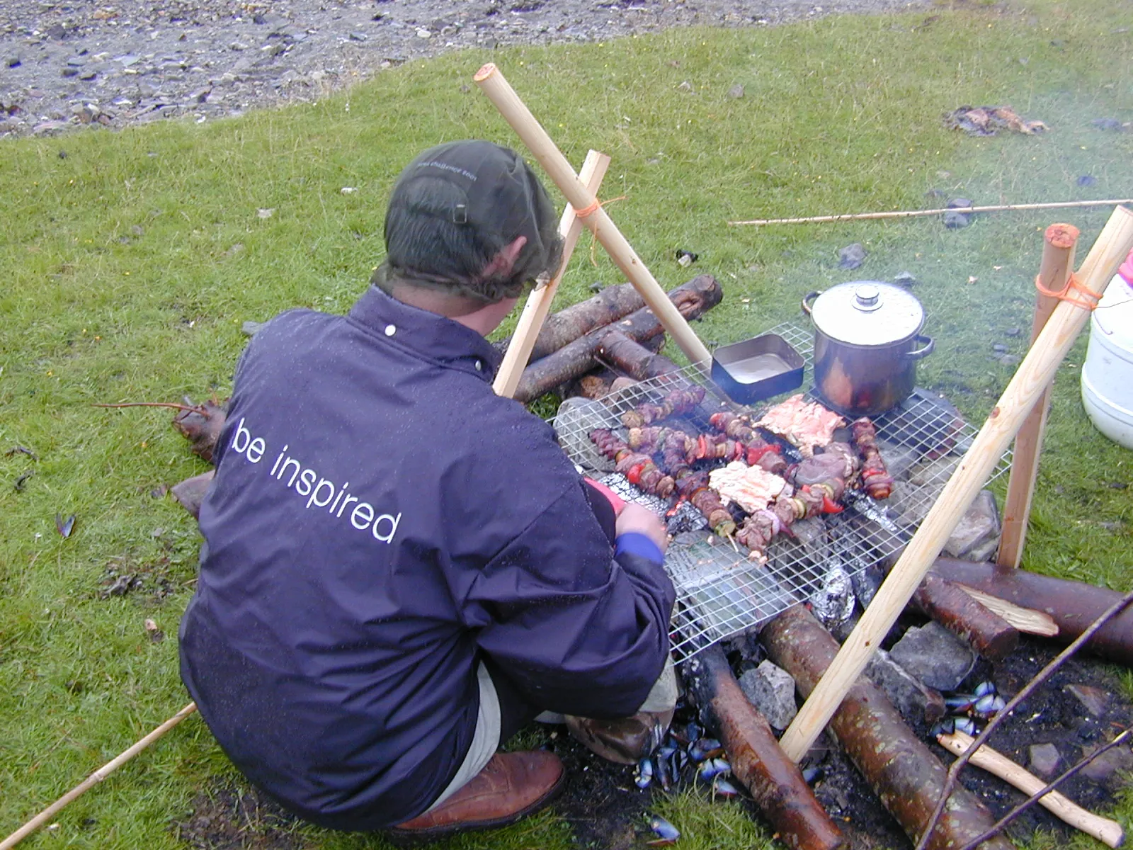 Equipo corporativo durante Survival!, actividad de integración
