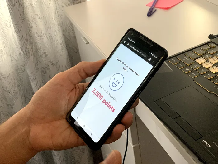 Swipe Face: team building en línea para empresas