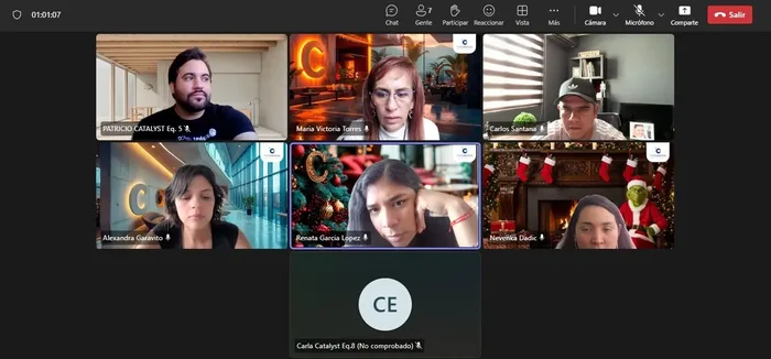 Colaboradores jugando The Infinite Loop - Online a distancia