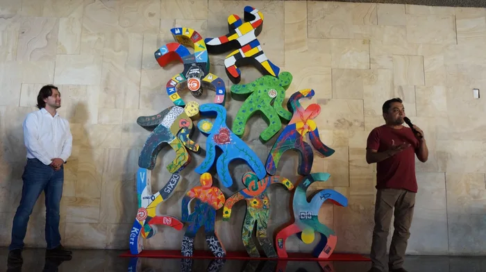 Momento 4 de Think Art