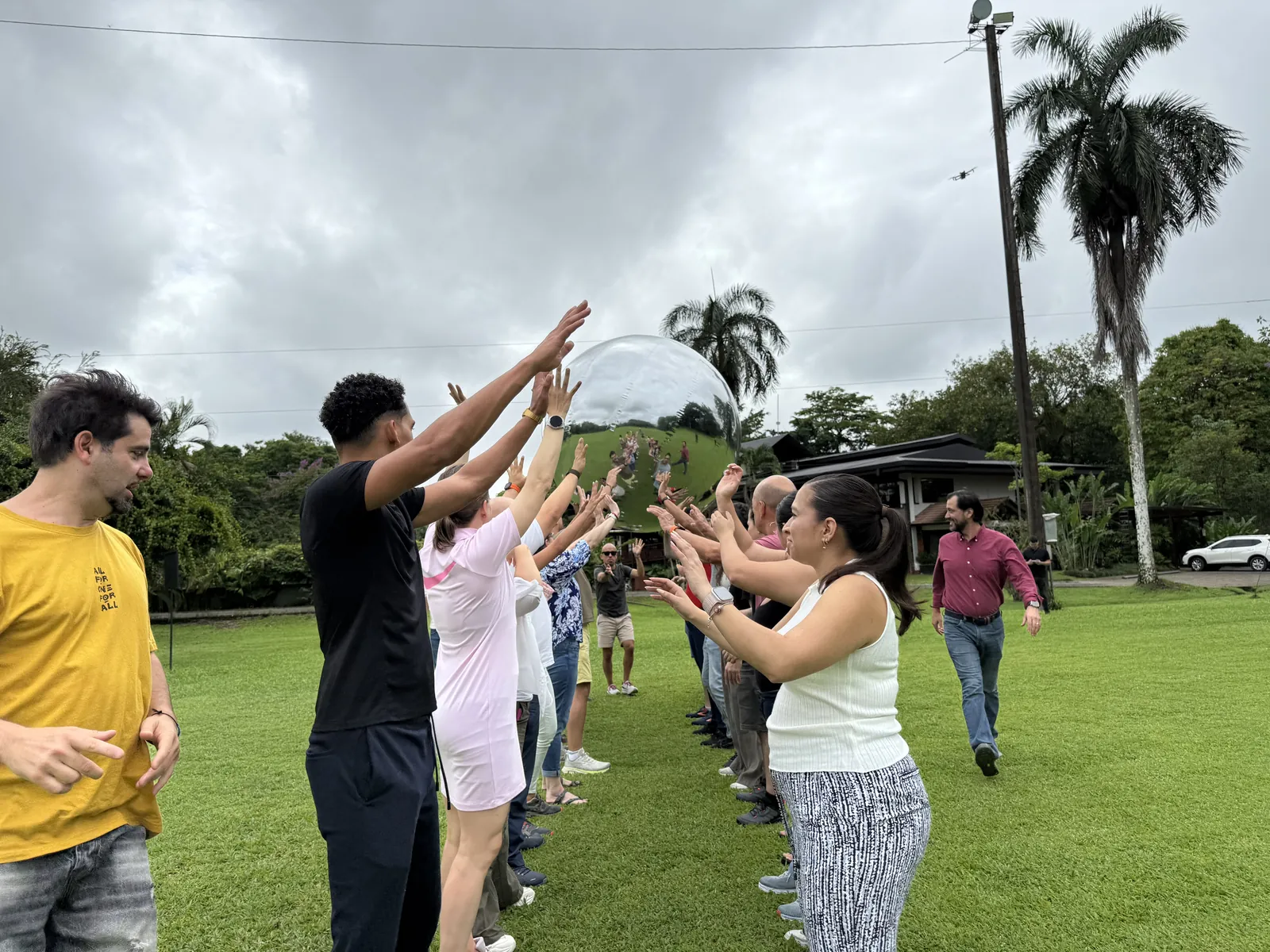 Colaboradores en plena dinámica de Uplift