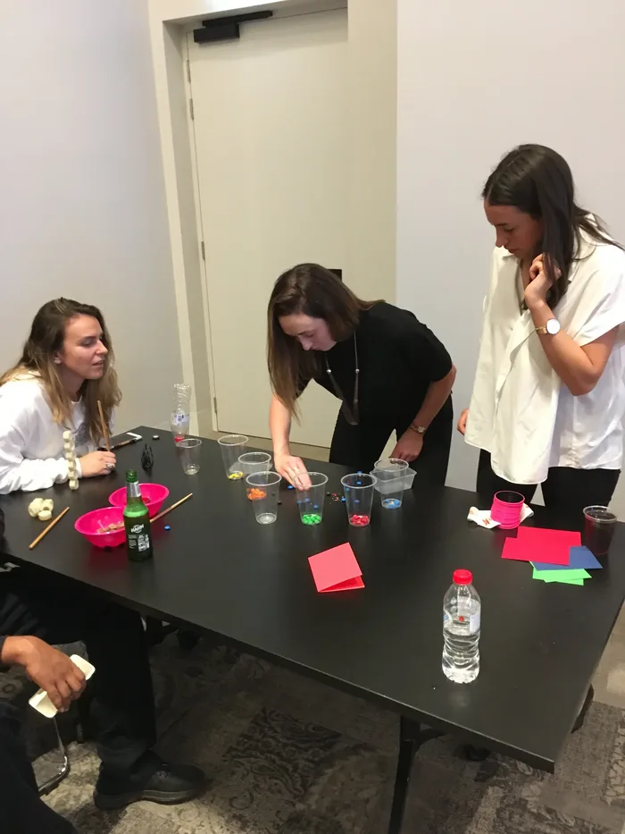 Momento de Win it in a minute - Online, dinámica de integración por Catalyst