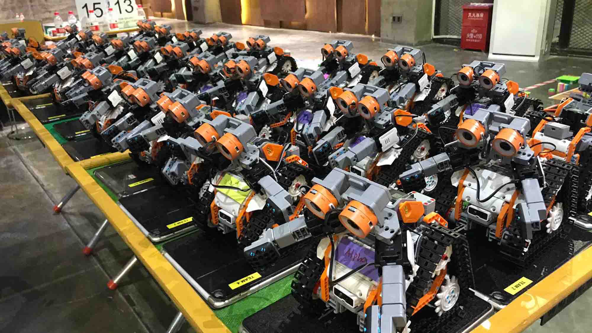 Robot Revolution: Diversión con temática de Fútbol